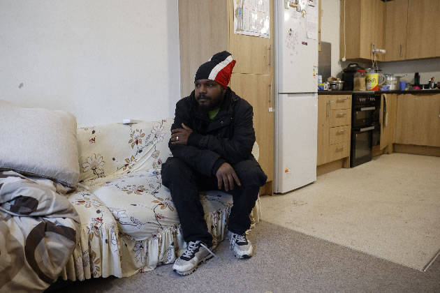 35-year-old Dwayne George's mother helps him care for his daughter. Picture: Facundo Arrizabalaga/MyLondon