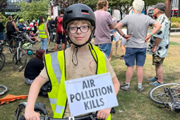 Extinction Rebellion Wandsworth Holds Rally for Cyclists